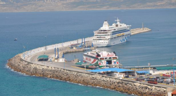 التقلبات الجوية تتسبب في إلغاء الرحلات البحرية بين طنجة وميناء طريفة 1