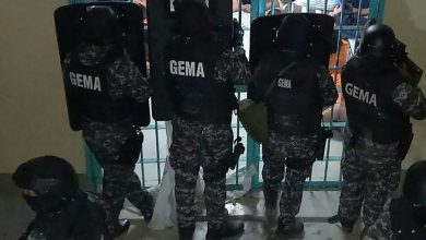 شرطة الإكوادور تستعيد السيطرة على سجن شهد مواجهات بين سجناء خلفت 118 قتيلا 5
