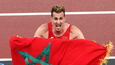 البطل المغربي سفيان البقالي يفوز بجائزة الإبداع الرياضي بدبي 3
