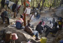 مطالب بتفكيك مخيمات المهاجرين الأفارقة بالغابات المحيطة بسبتة ومليلية 18